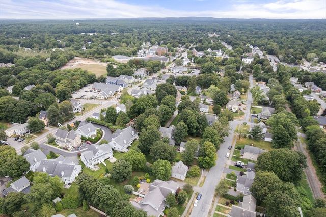 14 Adams St 14, Medfield, MA 02052
