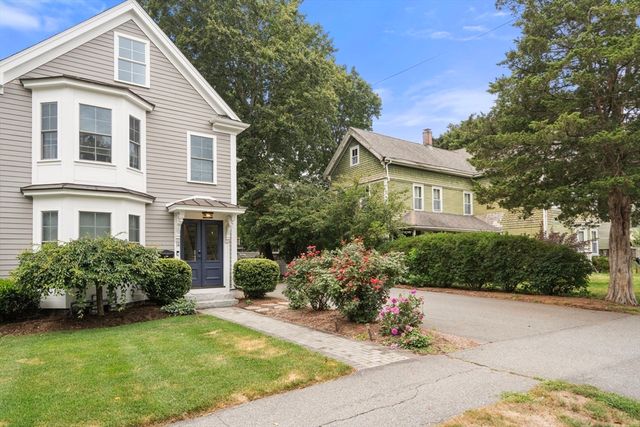 14 Adams St 14, Medfield, MA 02052