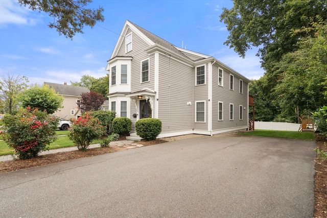 14 Adams St 14, Medfield, MA 02052