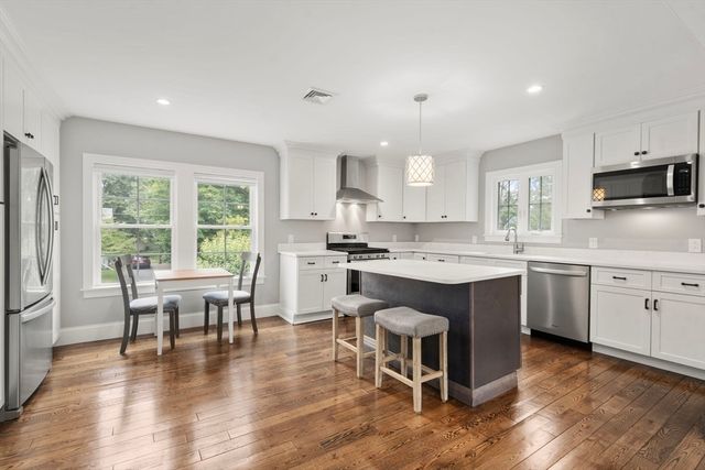 14 Adams St 14, Medfield, MA 02052