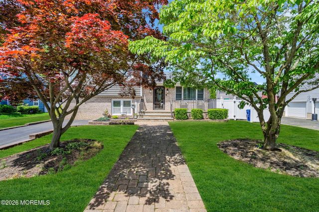 507 Thompson Place, Middletown, NJ 07748