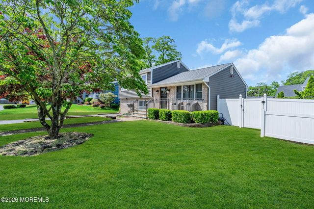 507 Thompson Place, Middletown, NJ 07748
