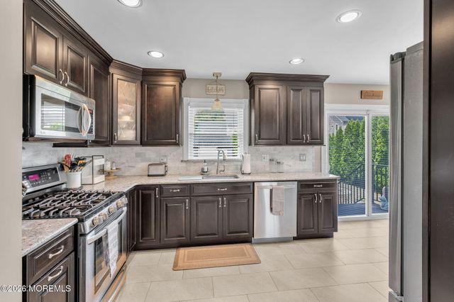 507 Thompson Place, Middletown, NJ 07748