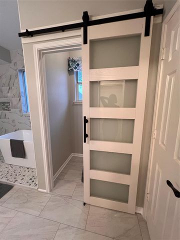 435 Twin Timbers Lane, Kemah, TX 77565