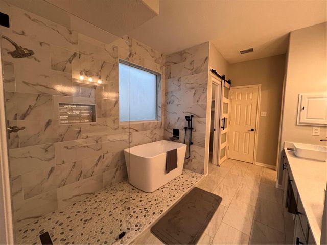 435 Twin Timbers Lane, Kemah, TX 77565