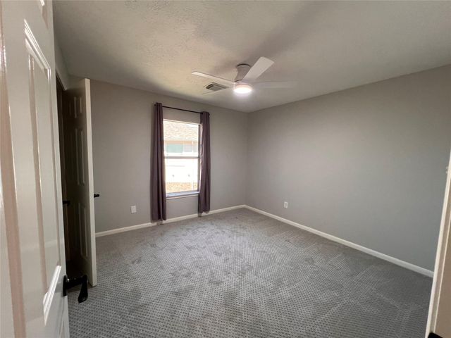 435 Twin Timbers Lane, Kemah, TX 77565