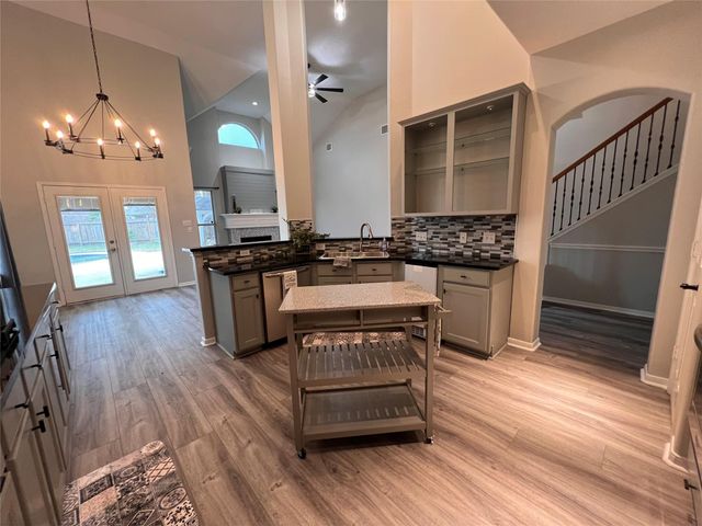 435 Twin Timbers Lane, Kemah, TX 77565