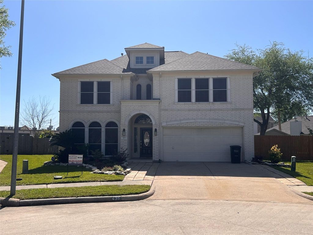 435 Twin Timbers Lane, Kemah, TX 77565