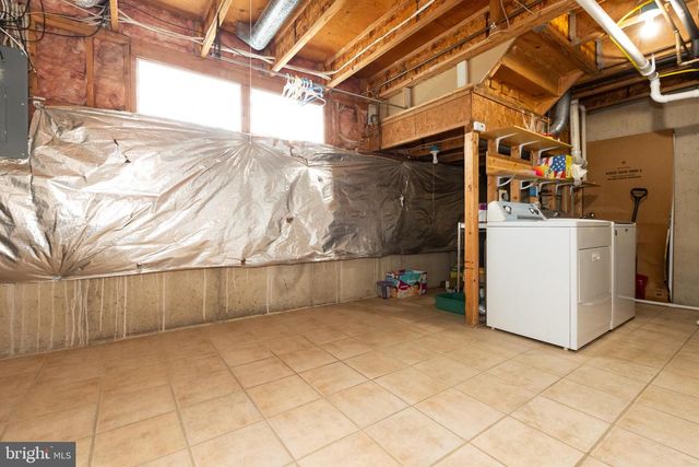 6 PARKHILL PL, Nottingham, MD 21236
