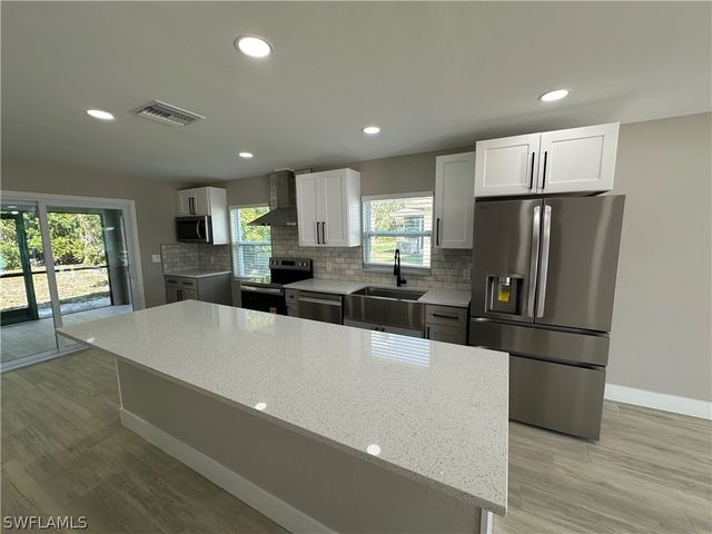 9165 Seville RD, Fort Myers, FL 33967