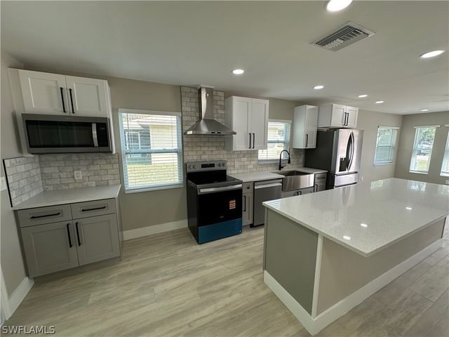 9165 Seville RD, Fort Myers, FL 33967