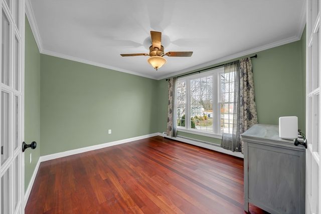 8 Jacqueline Dr, Amesbury, MA 01913