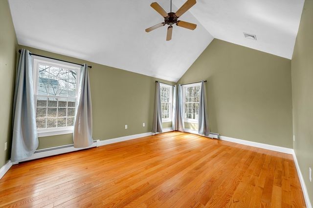 8 Jacqueline Dr, Amesbury, MA 01913