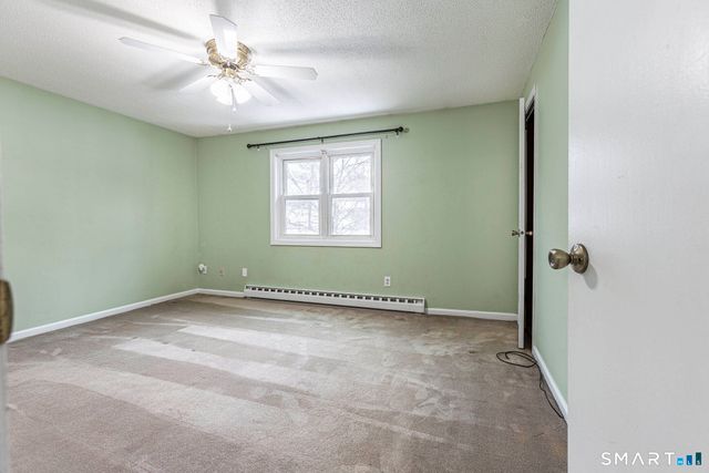 71 White Oak Avenue APT B6, Plainville, CT 06062