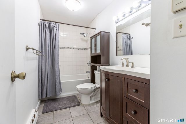 71 White Oak Avenue APT B6, Plainville, CT 06062