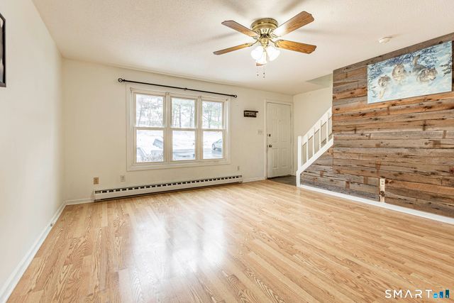 71 White Oak Avenue APT B6, Plainville, CT 06062