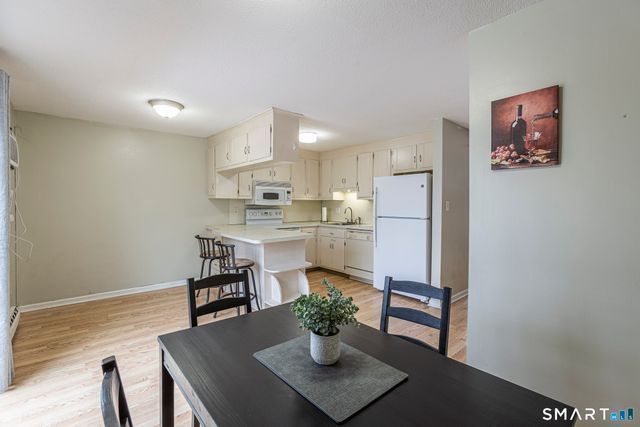 71 White Oak Avenue APT B6, Plainville, CT 06062