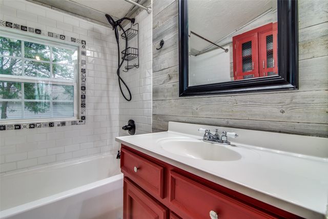 702 Kernodle Street, Rockwall, TX 75087