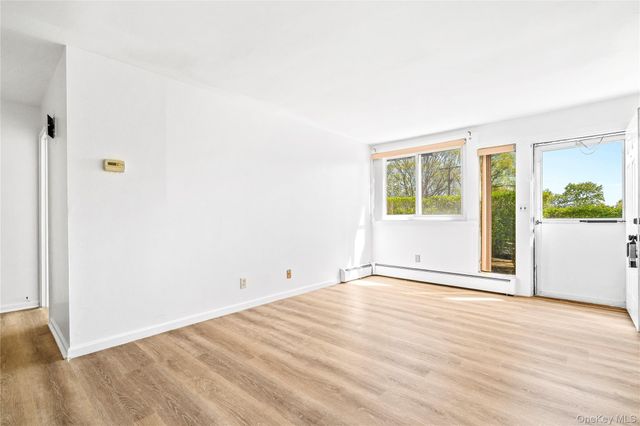 5 Wyndover Woods Lane 23, White Plains, NY 10603