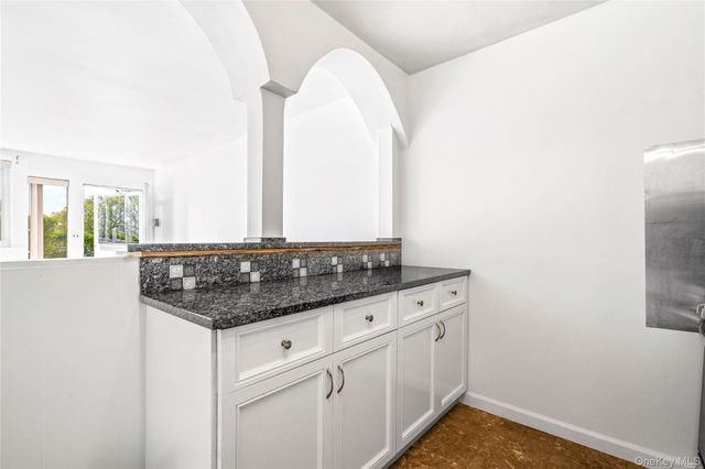 5 Wyndover Woods Lane 23, White Plains, NY 10603