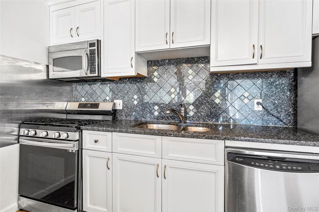 5 Wyndover Woods Lane 23, White Plains, NY 10603