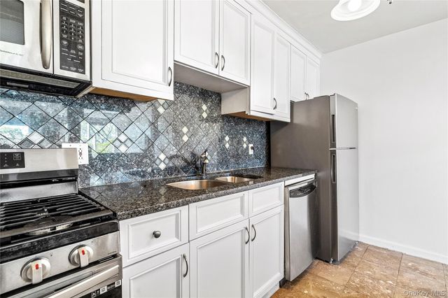 5 Wyndover Woods Lane 23, White Plains, NY 10603
