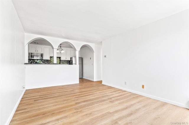 5 Wyndover Woods Lane 23, White Plains, NY 10603
