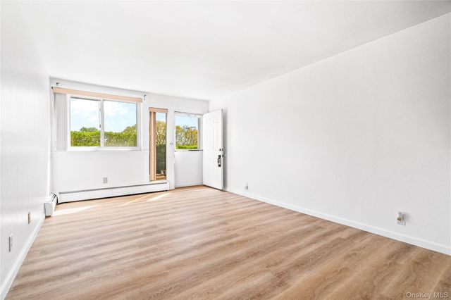 5 Wyndover Woods Lane 23, White Plains, NY 10603