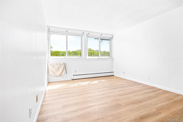 5 Wyndover Woods Lane 23, White Plains, NY 10603