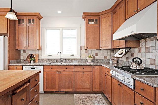 1135 Parker St, Berkeley, CA 94702