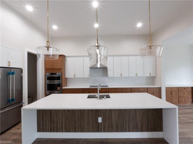 1257 22nd AVE N, Naples, FL 34103