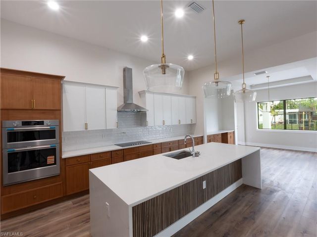 1257 22nd AVE N, Naples, FL 34103