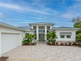 1257 22nd AVE N, Naples, FL 34103