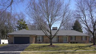 2 Golfview Place, Dekalb, IL 60115