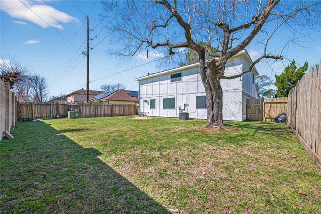 10726 Village Trail Drive, Houston, TX 77065