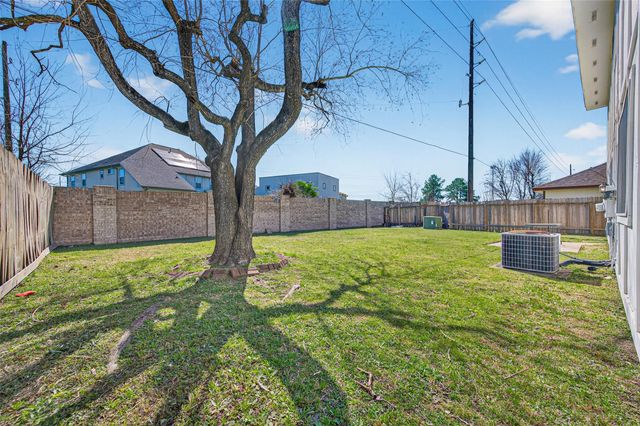 10726 Village Trail Drive, Houston, TX 77065