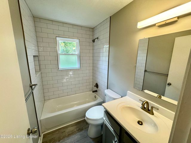 8410 Jan Way, Louisville, KY 40219