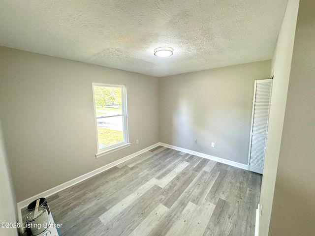 8410 Jan Way, Louisville, KY 40219