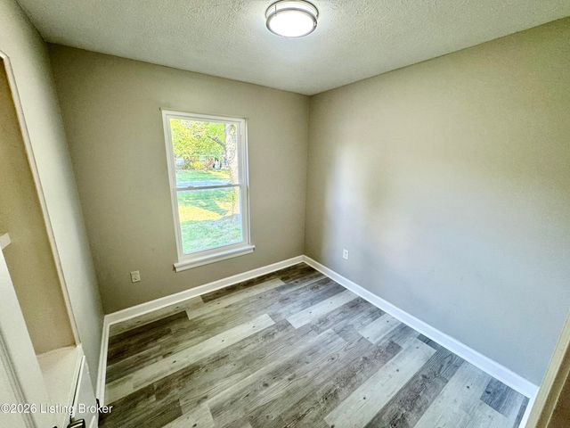 8410 Jan Way, Louisville, KY 40219