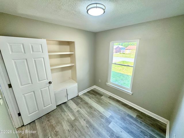 8410 Jan Way, Louisville, KY 40219