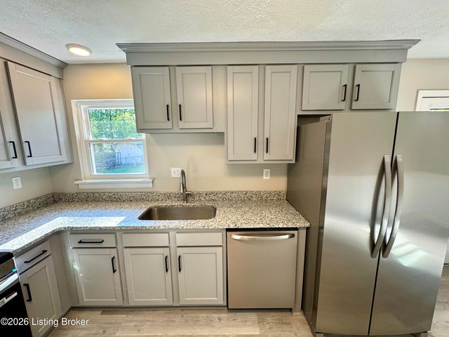 8410 Jan Way, Louisville, KY 40219