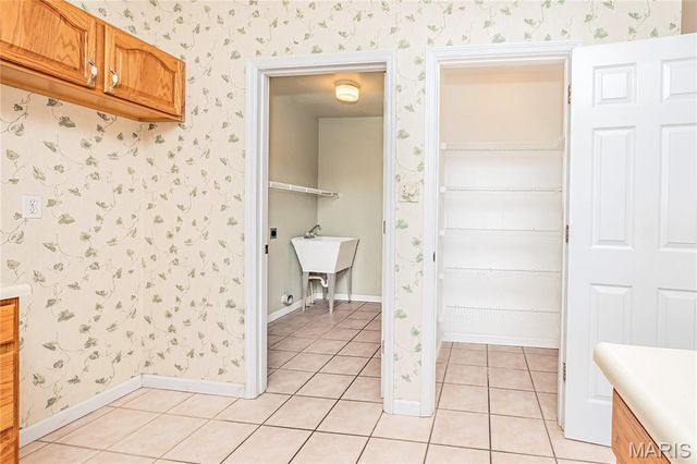 175 Keystone Drive, Fenton, MO 63026