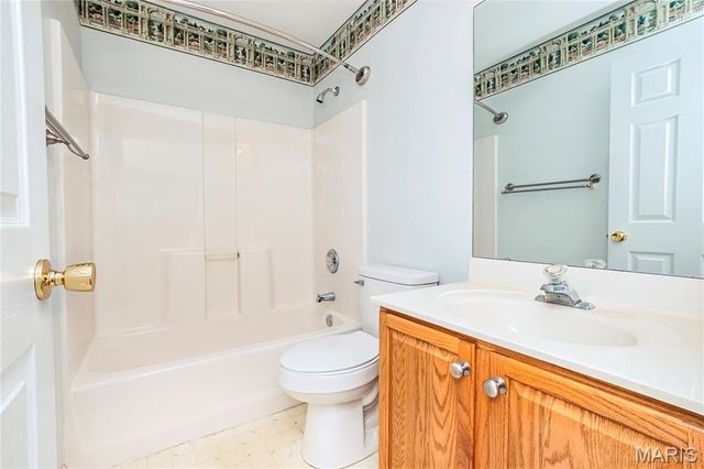 175 Keystone Drive, Fenton, MO 63026