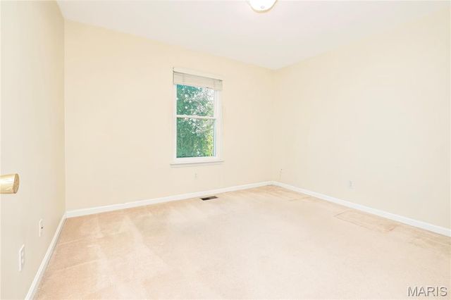 175 Keystone Drive, Fenton, MO 63026