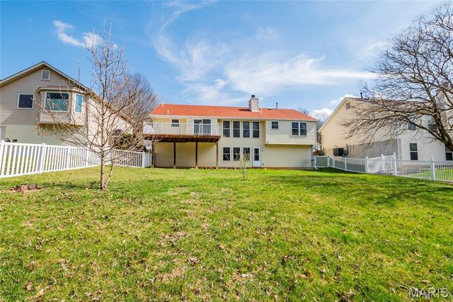 175 Keystone Drive, Fenton, MO 63026