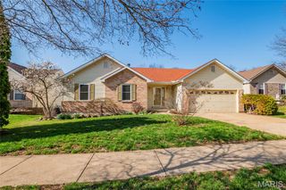 175 Keystone Drive, Fenton, MO 63026