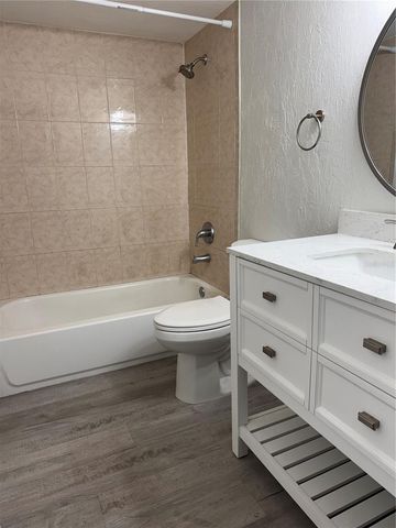 3427 CLARK RD 127, Sarasota, FL 34231