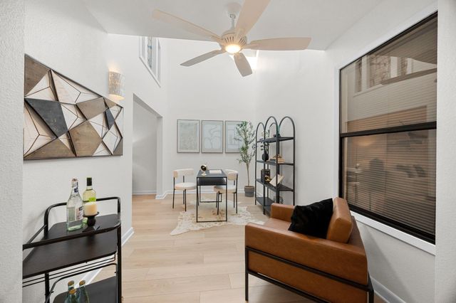 8518 Fathom CIR 107, Austin, TX 78750