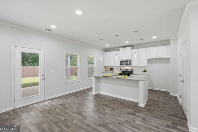 896 Brighton Park Circle, Hoschton, GA 30548