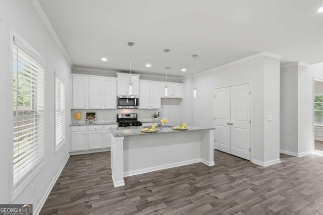 896 Brighton Park Circle, Hoschton, GA 30548